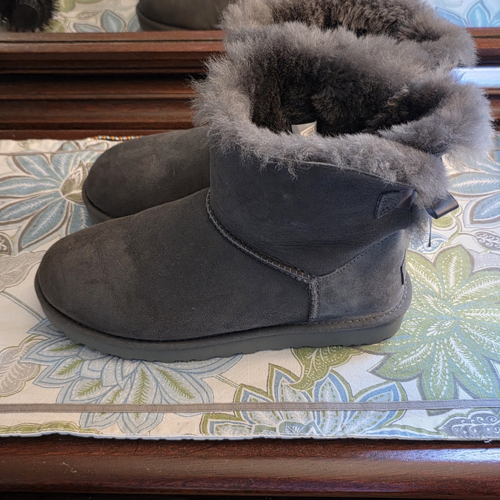 Women's Ugg Gray Shearling Boots